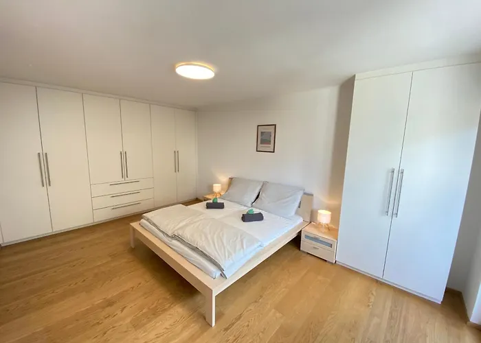 Ruhiges Mit Balkon - Wohlfuehlen In Appartement