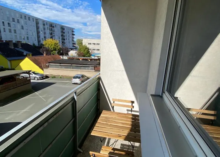 Ruhiges Mit Balkon - Wohlfuehlen In Lägenhet Graz