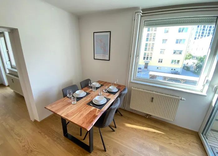 Ruhiges Mit Balkon - Wohlfuehlen In